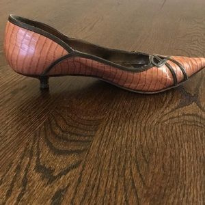 Get the stylish detail of Uber expensive shoes 👠